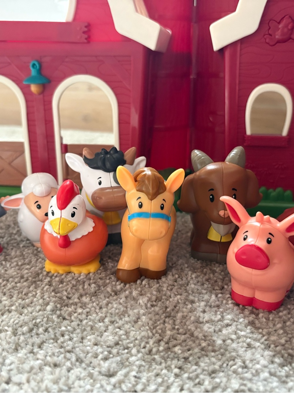 Little people farm animals, farmer & wife and barn - Picture 8 of 8